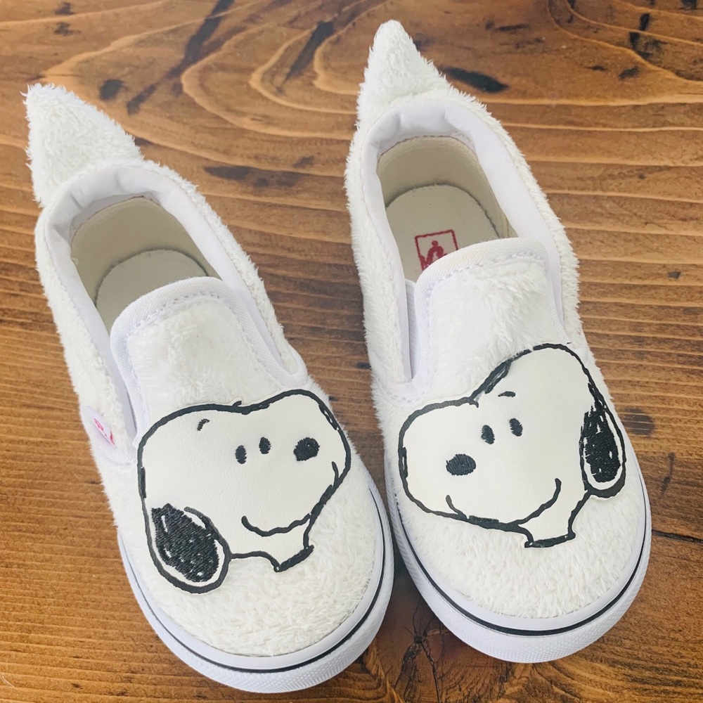 🛑sold 🛑Snoopy vans slip ons